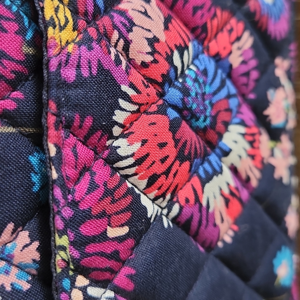 NEVER USED VERA BRADLEY CROSSBODY BAG - Picture 13 of 16